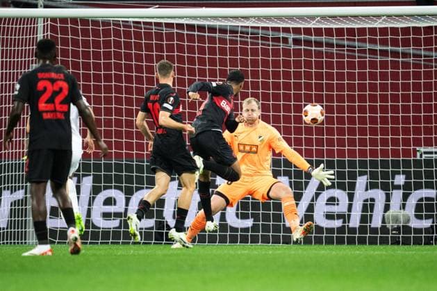 230921 Amine Adli of Bayer Leverkusen scores 2 0 behind goalkeeper Peter Abrahamsson of Häcken during the UEFA Europa League football match between Bayer Leverkusen and Häcken on September 21, 2023 in Leverkusen Photo Daniel Stiller BILDBYRAN code DS DS0334 football soccer football uefa europa league bayer leverkusen häcken bbeng  Copyright: DANIELxSTILLER BB230921DS019