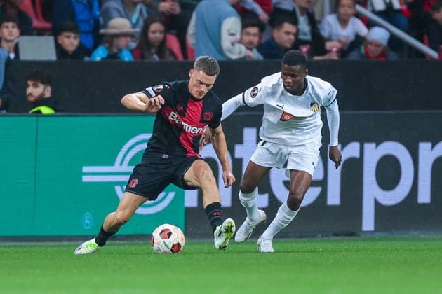 21 09 2023, Football, 2023 2024 season, UEFA Europa League, Group stage, Matchday 1, Bayer 04 Leverkusen BK Häcken, f l Florian Wirtz Bayer 04 Leverkusen , Amane Romeo BK Häcken , Leverkusen BayArena NRW Germany xRHR PHOTO DEx Copyright: TeresaxKröger RHR-FOTOx RHR-FOTO DE
