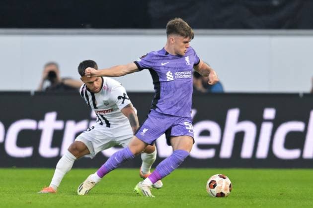 SOCCER - UEFA EL, LASK vs Liverpool LINZ,AUSTRIA,21.SEP.23 - SOCCER - UEFA Europa League, group stage, Linzer ASK vs Liverpool FC. Image shows Ben Doak (Liverpool) and Sascha Horvath (LASK).  GEPAxpictures xChristianxMoser