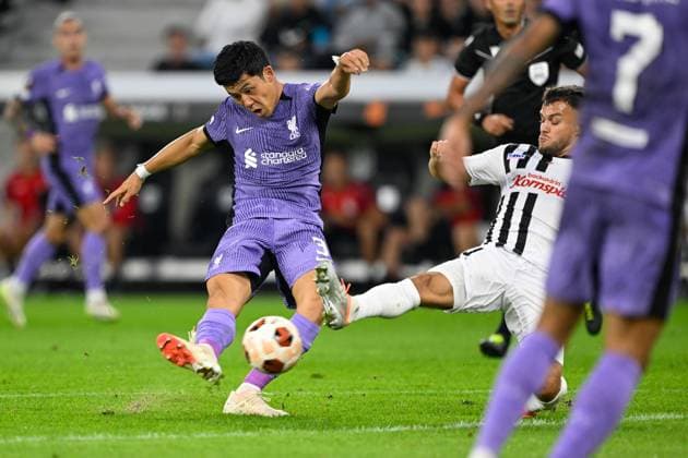 SOCCER - UEFA EL, LASK vs Liverpool LINZ,AUSTRIA,21.SEP.23 - SOCCER - UEFA Europa League, group stage, Linzer ASK vs Liverpool FC. Image shows Wataru Endo (Liverpool) and Sascha Horvath (LASK).  GEPAxpictures xDanielxSchoenherr