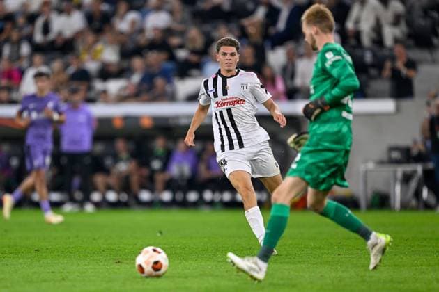 SOCCER - UEFA EL, LASK vs Liverpool LINZ,AUSTRIA,21.SEP.23 - SOCCER - UEFA Europa League, group stage, Linzer ASK vs Liverpool FC. Image shows Elias Havel (LASK) and Caoimhin Kelleher (Liverpool).  GEPAxpictures xDanielxSchoenherr