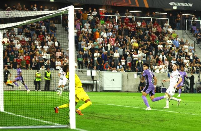 EDITORIAL USE ONLY No use with unauthorised audio, video, data, fixture lists, club league logos or live services. Online in-match use limited to 120 images, no video emulation. No use in betting, games or single club league player publications. LASK v Liverpool, UEFA Europa League, Group E, Football, Raiffeisen Arena, Linz, Austria - 21 Sep 2023 EDITORIAL USE ONLY No use with unauthorised audio, video, data, fixture lists, club league logos or live services. Online in-match use limited to 120 images, no video emulation. No use in betting, games or single club league player publications. Copyright: xKieranxMcManus Shutterstockx 14106974al