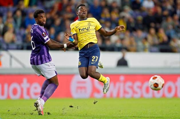 Royal Union Saint-Gilloise v Toulouse FC - UEFA Europa League BRUSSELS, BELGIUM - SEPTEMBER 21 : Logan Costa defender of Toulouse and Sadiki Noah defender of Union St-Gilloise during the UEFA Europa League Group E match between Royal Union Saint-Gilloise and Toulouse FC on September 21, 2023 in Brussels, Belgium, 21 09 2023 Brussels Belgium  Copyright: xJbox