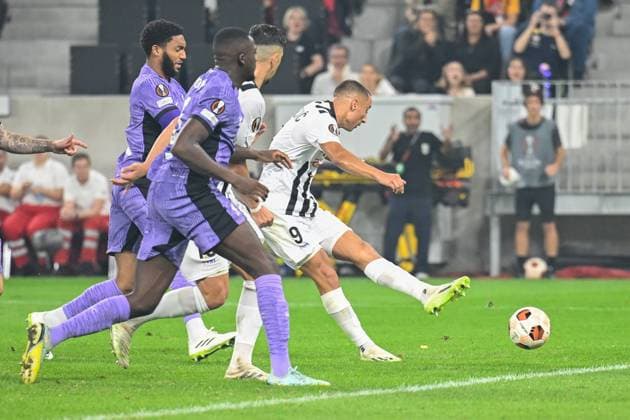 SOCCER - UEFA EL, LASK vs Liverpool LINZ,AUSTRIA,21.SEP.23 - SOCCER - UEFA Europa League, group stage, Linzer ASK vs Liverpool FC. Image shows Joe Gomez (Liverpool), Robert Zulj (LASK), Ibrahima Konate (Liverpool) and Marin Ljubicic (LASK).  GEPAxpictures xDanielxSchoenherr