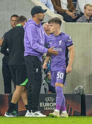 Football - UEFA Europa League - Group E - LASK v Liverpool FC LINZ, AUSTRIA - Thursday, September 21, 2023: Liverpool s Ben Doak is substituted by manager Jürgen Klopp during the UEFA Europa League Group E matchday 1 game between LASK and Liverpool FC at the Raiffeisen Arena. LINZ Raiffeisen Arena UPPER AUSTRIA AUSTRIA  Copyright: xDavidxRawcliffex P2023-09-21-LASK_Liverpool-64