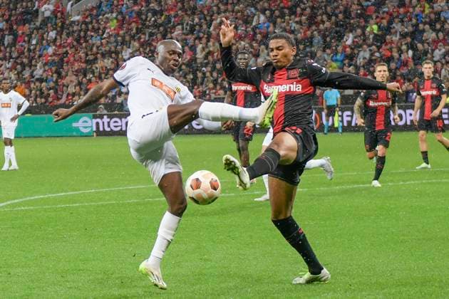 Penalty box scene goal chance by Edward Chilufya 17, BK Häcken Haecken one-on-one with Amine Adli 21, Bayer Leverkusen 21 09 2023 Football Europa League, Bayer 04 Leverkusen vs BK Häcken Haecken, BayArena, Leverkusen, NRW Germany Copyright: xpepphotox xHorstxMauelshagenx pep00321, pep_20230921_hm