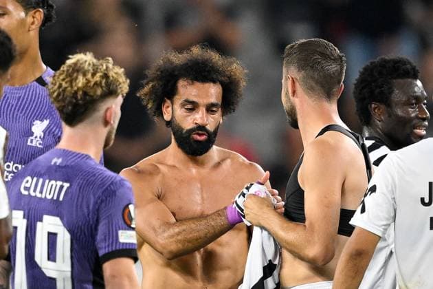 SOCCER - UEFA EL, LASK vs Liverpool LINZ,AUSTRIA,21.SEP.23 - SOCCER - UEFA Europa League, group stage, Linzer ASK vs Liverpool FC. Image shows Mohamed Salah (Liverpool) and Rene Renner (LASK).  GEPAxpictures xDanielxSchoenherr