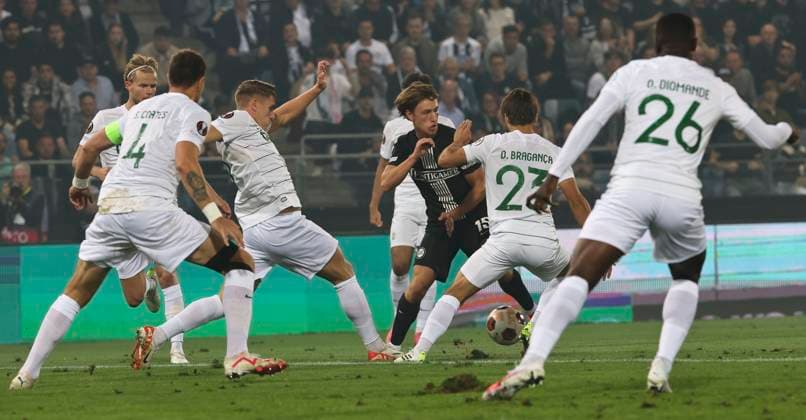 SOCCER - UEFA EL, Sturm vs Sporting GRAZ,AUSTRIA,21.SEP.23 - SOCCER - UEFA Europa League, group stage, SK Sturm Graz vs Sporting CP. Image shows Sebastia Coates, Daniel Braganca (Sporting Lissabon), William Boeving (Sturm) and Ousmane Diomande (Sporting Lissabon).  GEPAxpictures xWolfgangxGrebien