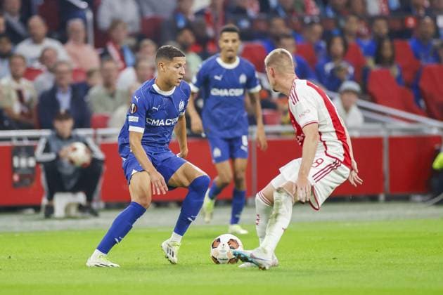 AMSTERDAM, 21-09-2023 JohanCruyff Arena, Europa League Football season 2023 2024 Match between Ajax and Olympique Marseille. Olympique Marseille player Amine Harit, Ajax player Kenneth Taylor Ajax - Olympique Marseille  x22440611x Copyright: