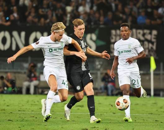 SOCCER - UEFA EL, Sturm vs Sporting GRAZ,AUSTRIA,21.SEP.23 - SOCCER - UEFA Europa League, group stage, SK Sturm Graz vs Sporting CP. Image shows Morten Hujlmand (Sporting Lissabon), Alexander Prass (Sturm) and Geny Catamo (Sporting Lissabon).  GEPAxpictures xWolfgangxGrebien