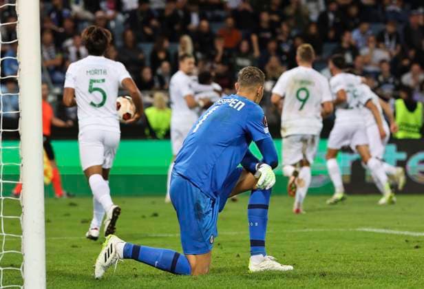 SOCCER - UEFA EL, Sturm vs Sporting GRAZ,AUSTRIA,21.SEP.23 - SOCCER - UEFA Europa League, group stage, SK Sturm Graz vs Sporting CP. Image shows Kjell Scherpen (Sturm) and the rejoicing of Sporting Lissabon.  GEPAxpictures xWolfgangxGrebien