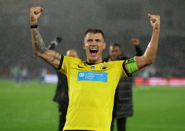 Brighton and Hove, England, 21st September 2023. Damian SzymaÅ ski of AEK Athens celebrates after the UEFA Europa League match at the AMEX Stadium, Brighton and Hove. Picture credit should read: Paul Terry Sportimage EDITORIAL USE ONLY. No use with unauthorised audio, video, data, fixture lists, club league logos or live services. Online in-match use limited to 120 images, no video emulation. No use in betting, games or single club league player publications. SPI-2581-0024