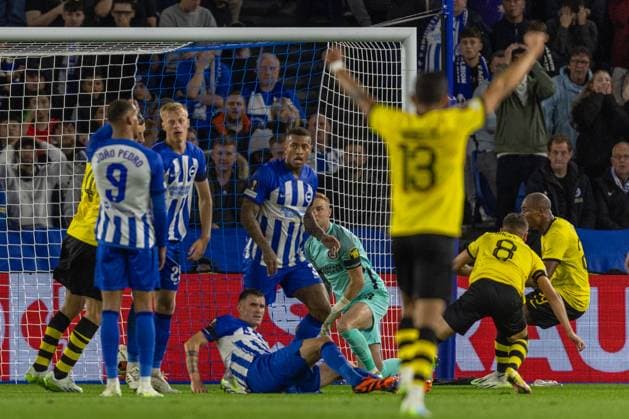 Brighton and Hove Albion v AEK Athens Europa League 21 09 2023. GOAL: AEK Athens midfielder Mijat GaÄinoviÄ‡ (8) scores a goal 1-2 during the Europa League match between Brighton and Hove Albion and AEK Athens at the American Express Stadium, Brighton and Hove, England on 21 September 2023. Brighton and Hove American Express Stadium East Sussex England Editorial use only , Copyright: xJanexStokesx PSI-18068-0031