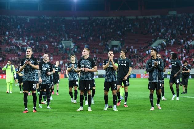 September 22, 2023, Piraeus, Lombardy, Greece: SC Freiburg players celebrating the victory during the Europa League Group A match between Olympiacos FC and SC Freiburg at Georgios Karaiskakis Stadium on September 21, 2023, in Athens, Greece. Piraeus Greece - ZUMAk160 20230922_zip_k160_003 Copyright: xStefanosxKyriazisx