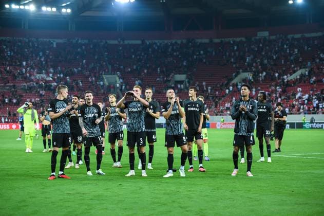 SC Freiburg players celebrating the victory during the Europa League Group A match between Olympiacos FC and SC Freiburg at Georgios Karaiskakis Stadium on September 21, 2023, in Athens, Greece.  Copyright: xStefanosxKyriazis IPAxSportx xipx xx IPA_40473699 IPA_IPA40473699