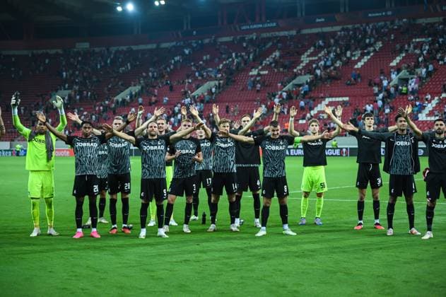 SC Freiburg players celebrating the victory during the Europa League Group A match between Olympiacos FC and SC Freiburg at Georgios Karaiskakis Stadium on September 21, 2023, in Athens, Greece.  Copyright: xStefanosxKyriazis IPAxSportx xipx xx IPA_40473707 IPA_IPA40473707
