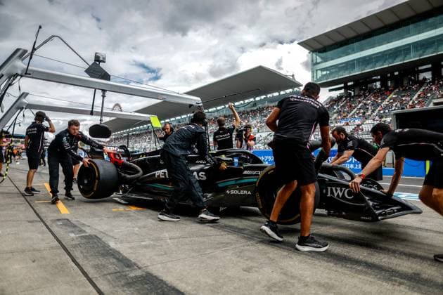 44 Lewis Hamilton GBR, Mercedes AMG Petronas F1 Team , F1 Grand Prix of Japan at Suzuka International Racing Course on September 22, 2023 in Suzuka, Japan Photo by HOCH ZWEI Suzuka Japan