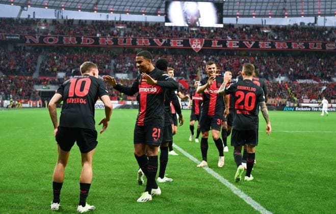 Jubel 1 0, v li , Florian Wirtz Bayer 04 Leverkusen , Amine Adli Bayer 04 Leverkusen , Granit Xhaka Bayer 04 Leverkusen , Alejandro Grimaldo Bayer 04 Leverkusen 21 09 2023, Football Season 2023 2024 Europa League Group Stage, Matchday 1 Bayer 04 Leverkusen BK Häcken 4 0 Leverkusen BayArena Nordrhein Westfalen Germany. Team2