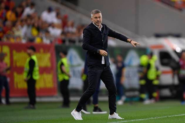 Romania v Kosovo: Group I - UEFA EURO, EM, Europameisterschaft,Fussball 2024 European Qualifiers Edward Iordanescu head coach of Romania in action during the UEFA EURO 2024 European qualifier match between Romania and Kosovo at National Arena in Bucharest, Romania, on September 12, 2023 Bucharest Romania  Copyright: xAlexxNicodimx originalFilename:nicodim-romaniav230912_npU5e.jpg