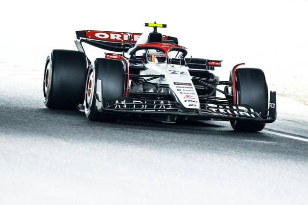 22 TSUNODA Yuki (jap), Scuderia AlphaTauri AT04, action during the 2023 Formula 1 Lenovo Japanese Grand Prix, 16th round of the 2023 Formula One World Championship, WM, Weltmeisterschaft from September 22 to 24, 2023 on the Suzuka International Racing Course, in Suzuka - F1 - JAPANESE GRAND PRIX 2023 DPPI Panoramic  00123036__R3_4323
