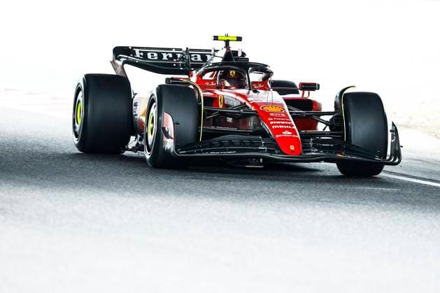 55 SAINZ Carlos (spa), Scuderia Ferrari SF-23, action during the 2023 Formula 1 Lenovo Japanese Grand Prix, 16th round of the 2023 Formula One World Championship, WM, Weltmeisterschaft from September 22 to 24, 2023 on the Suzuka International Racing Course, in Suzuka - F1 - JAPANESE GRAND PRIX 2023 DPPI Panoramic  00123036__R3_4368