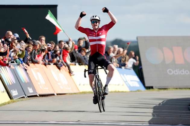 Sport Themen der Woche KW38 Sport Bilder des Tages UEC Road European Championships 2023 DRENTHE, NETHERLANDS - SEPTEMBER 22 : Pedersen Henrik (Denmark) Men U23 Road cycling, Rad, Radsport, Strasse celebrates the victory during the UEC Road European Championships 2023 on September 22, 2023 in Drenthe, Netherlands, 22 09 2023 Drenthe Netherlands  Copyright: xJanxDexMeuleneirx