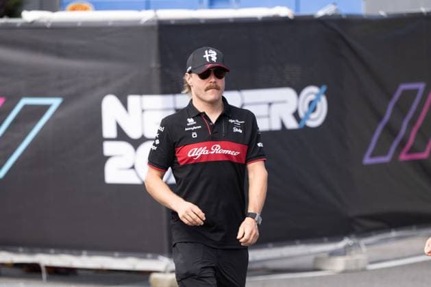 September 22, 2023, Suzuka, Mie Prefecture, Japan: VALTTERI BOTTAS (FIN) of Alfa Romeo 77 arrives to the paddock on Practice Day at the Formula 1 Japanese Grand Prix. Suzuka Japan - ZUMAb177 20230922_aap_b177_009 Copyright: xTaidghxBarronx