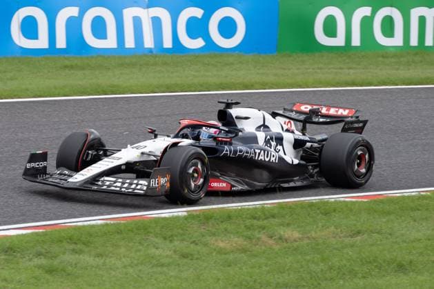 September 22, 2023, Suzuka, Mie Prefecture, Japan: LIAM LAWSON (NZL) of AlphaTauri 40 races during FP1 on Practice Day at the Formula 1 Japanese Grand Prix. Suzuka Japan - ZUMAb177 20230922_aap_b177_135 Copyright: xTaidghxBarronx