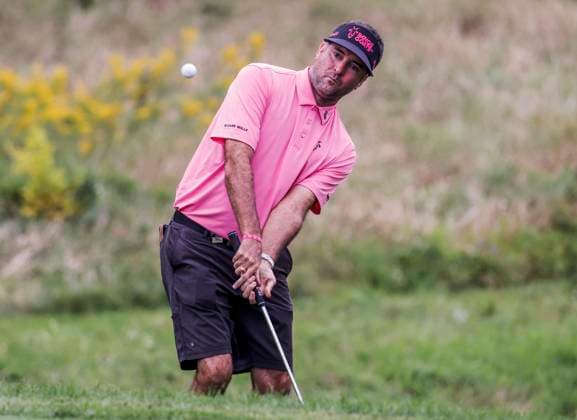 Bubba Watson of the US chips onto the fifteenth green during the first round of the 2023 LIV Golf League tournament at Rich Harvest Farms in Sugar Grove, Illinois, on Friday September 22, 2023. Tournament play runs from September 22nd through the 24th.  SGI20230922836 TANNENxMAURY