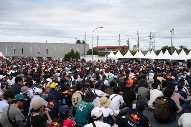 September 23, 2023, Suzuka, Mie Prefecture, Japan: Formula 1 fans in the fan zone during Qualifying of the 2023 Formula 1 Japanese Grand Prix Suzuka Japan - ZUMAb177 20230923_aap_b177_008 Copyright: xTaidghxBarronx