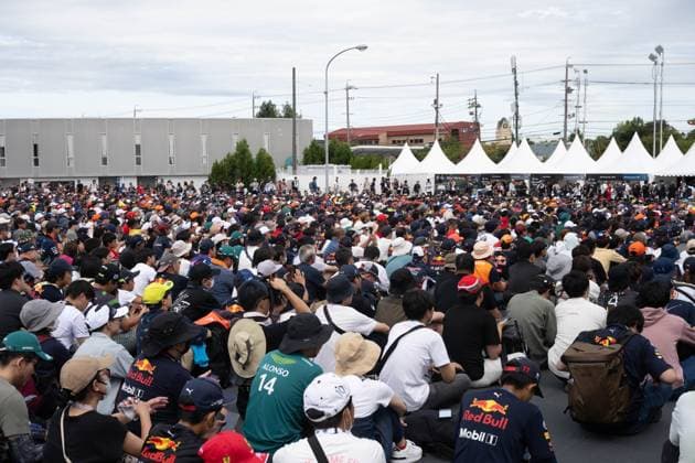 September 23, 2023, Suzuka, Mie Prefecture, Japan: Formula 1 fans in the fan zone during Qualifying of the 2023 Formula 1 Japanese Grand Prix Suzuka Japan - ZUMAb177 20230923_aap_b177_035 Copyright: xTaidghxBarronx
