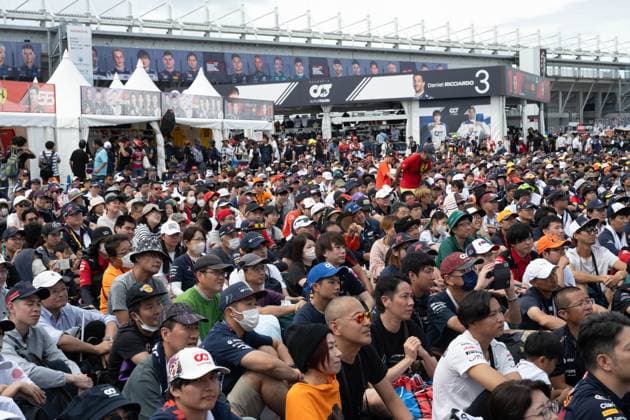 September 23, 2023, Suzuka, Mie Prefecture, Japan: Formula 1 fans in the fan zone during Qualifying of the 2023 Formula 1 Japanese Grand Prix Suzuka Japan - ZUMAb177 20230923_aap_b177_054 Copyright: xTaidghxBarronx