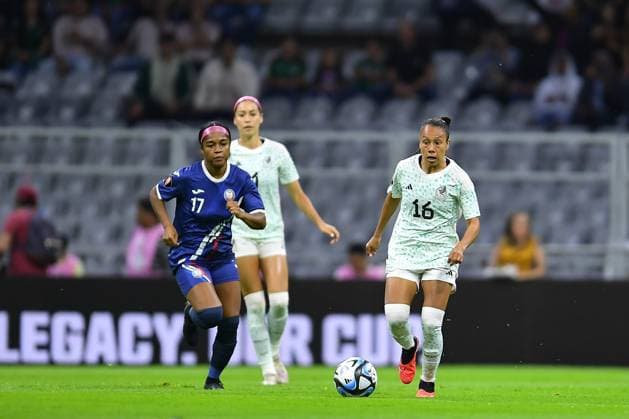 RECORD DATE NOT STATED CONCACAF Womens Gold Cup 2023 Mexico vs Puerto Rico (L-R), Juelle Love of Puerto Rico and Karla Nieto of Mexico during the game Mexico (Mexican national team, Nationalteam vs Puerto Rico, corresponding to League A of the Group Stage Qualifiers for the CONCACAF Womens Gold Cup, at Azteca Stadium, on September 22, 2023. <br><br> (I-D), Juelle Love de Puerto Rico y Karla Nieto de Mexico durante el partido Mexico (Seleccion Nacional Mexicana) vs Puerto Rico, correspondiente a la Liga A de la Fase grupos Clasificatorio a la Copa Oro Femenina de la CONCACAF, el el Estadio Azteca, el 22 de Septiembre de 2023. CIUDAD DE MEXICO CDMX MEXICO Copyright: xAdrianxMaciasx 20230922210441_CWGC_23_MEX_PUR_LOVE12