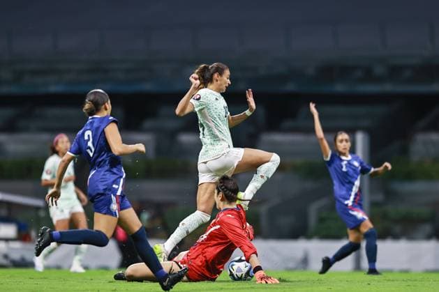 RECORD DATE NOT STATED CONCACAF Womens Gold Cup 2023 Mexico vs Puerto Rico Christina Burkenroad of Mexico during the game Mexico (Mexican national team, Nationalteam vs Puerto Rico, corresponding to League A of the Group Stage Qualifiers for the CONCACAF Womens Gold Cup, at Azteca Stadium, on September 22, 2023. <br><br> Christina Burkenroad de Mexico durante el partido Mexico (Seleccion Nacional Mexicana) vs Puerto Rico, correspondiente a la Liga A de la Fase grupos Clasificatorio a la Copa Oro Femenina de la CONCACAF, el el Estadio Azteca, el 22 de Septiembre de 2023. CIUDAD DE MEXICO CDMX MEXICO  Copyright: xJuanxLuisxDiazx 20230922212307_CWGC_23_MEX_PUR_BURKENROAD40