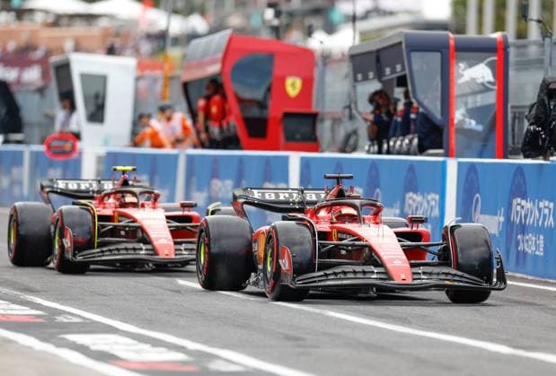 16 LECLERC Charles (mco), Scuderia Ferrari SF-23, action 55 SAINZ Carlos (spa), Scuderia Ferrari SF-23, action during the 2023 Formula 1 Lenovo Japanese Grand Prix, 16th round of the 2023 Formula One World Championship, WM, Weltmeisterschaft from September 22 to 24, 2023 on the Suzuka International Racing Course, in Suzuka - F1 - JAPANESE GRAND PRIX 2023 DPPI Panoramic  00123036_F12023GP17JAP_JK179645