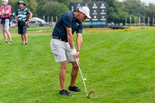 SUGAR GROVE, IL - SEPTEMBER 23: Phil Mickelson hits the ball at hole 1 during the Chicago stop of the LIV Golf tournament on September 22, 2023, at Rich Harvest Farms in Sugar Grove, IL (Photo by Ben Hsu Icon Sportswire) GOLF: SEP 23 LIV Golf Chicago EDITORIAL USE ONLY Icon224230922004