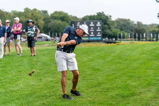SUGAR GROVE, IL - SEPTEMBER 23: Phil Mickelson chips the ball during the Chicago stop of the LIV Golf tournament on September 22, 2023, at Rich Harvest Farms in Sugar Grove, IL (Photo by Ben Hsu Icon Sportswire) GOLF: SEP 23 LIV Golf Chicago EDITORIAL USE ONLY Icon224230922014