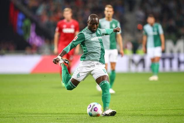 23 09 2023, xtgx, football 1 Bundesliga, SV Werder Bremen 1 FC Koeln emspor, v l Naby Keita Bremen, 18 goal shot, shoots the ball on goal, shot DFL DFB REGULATES PROHIBIT ANY USE OF PHOTOGRAPHS as IMAGE SEQUENCES and or QUASI VIDEO Bremen
