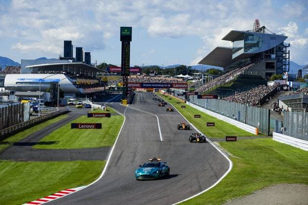 Safety Car in front of 01 VERSTAPPEN Max (nld), Red Bull Racing RB19, action during the 2023 Formula 1 Lenovo Japanese Grand Prix, 16th round of the 2023 Formula One World Championship, WM, Weltmeisterschaft from September 22 to 24, 2023 on the Suzuka International Racing Course, in Suzuka - F1 - JAPANESE GRAND PRIX 2023 - RACE DPPI Panoramic  _R5_5829