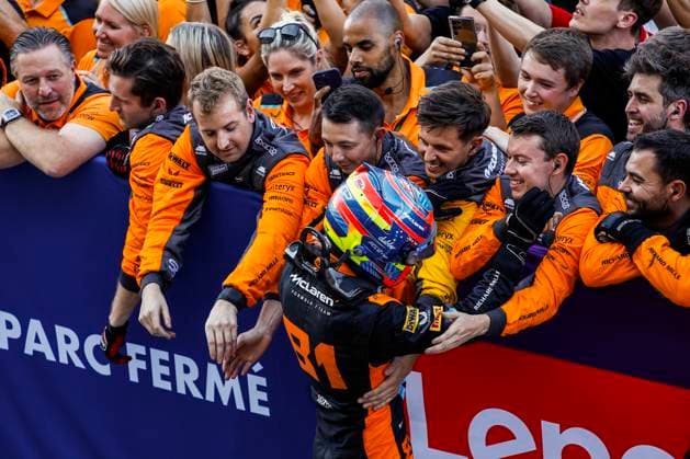PIASTRI Oscar (aus), McLaren F1 Team MCL60, portrait BROWN Zak (usa), CEO of of McLaren Racing, portrait celebration during the 2023 Formula 1 Lenovo Japanese Grand Prix, 16th round of the 2023 Formula One World Championship, WM, Weltmeisterschaft from September 22 to 24, 2023 on the Suzuka International Racing Course, in Suzuka - F1 - JAPANESE GRAND PRIX 2023 - RACE DPPI Panoramic  00123037__R3_7803