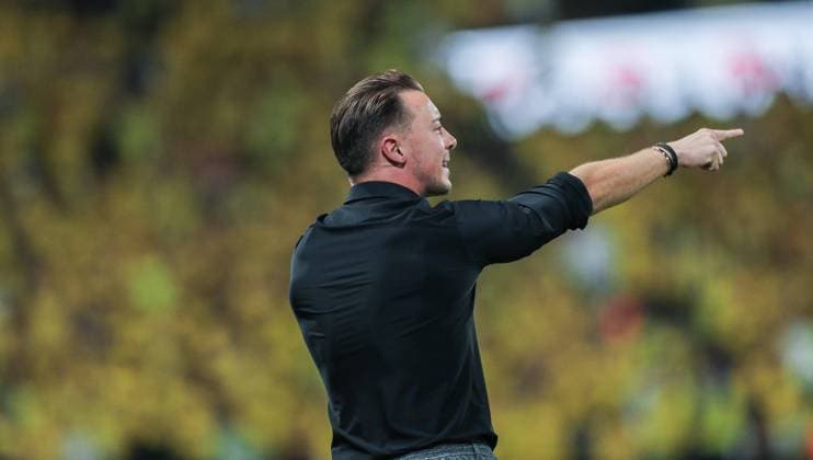 SAFF Roshn Saudi Pro League 2023-24 MD7 Matthias Jaissle, Head Coach of Al-Ahli Saudi FC, gives instructions to his players during their Match Day 7 of the SAFF Roshn Saudi Pro League 2023-24 against Al-Nassr SFC at the King Fahd International Stadium on September 14, 2023 in Riyadh, Saudi Arabia. Riyadh King Fahd International Stadium Kingdom of Saudi Arabia  Copyright: xStrignerx 2023.09.22_PSI03215_SRA_0000582