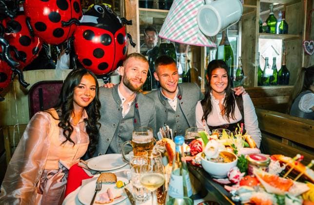 Ines-Sarah, girlfriend of Konrad Laimer, FCB 24 Lina Meyer, wife of Joshua KIMMICH, FCB 6 at the visit of the beer festival Oktoberfest, Wiesn of the football team FC BAYERN MUENCHEN on Sept 24, 2023 in Munich, Germany. Season 2023 2024, 1.Bundesliga, FCB, München, -- Poolfoto FC Bayern Pool , EDITORIAL USE ONLY