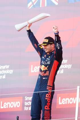 VERSTAPPEN Max (ned), Red Bull Racing RB19, portrait podium trophy during the 2023 Formula 1 Lenovo Japanese Grand Prix, 16th round of the 2023 Formula One World Championship, WM, Weltmeisterschaft from September 22 to 24, 2023 on the Suzuka International Racing Course, in Suzuka - F1 - JAPANESE GRAND PRIX 2023 - RACE DPPI Panoramic  00123037_F12023GP17JAP_HZ_8991