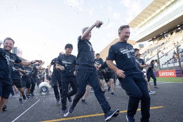 September 24, 2023, Suzuka, Mie Prefecture, Japan: Oracle Red Bull Racing team principal CHRISTAIN HORNER, drivers MAX VERSTAPPEN (NED) of Red Bull Racing 1 and SERGIO PEREZ (MEX) of Red Bull Racing 11 and team mechanics celebrates winning the World Constructors Championship by points at the 2023 Formula 1 Japanese Grand Prix. Suzuka Japan - ZUMAb177 20230924_aap_b177_119 Copyright: xTaidghxBarronx