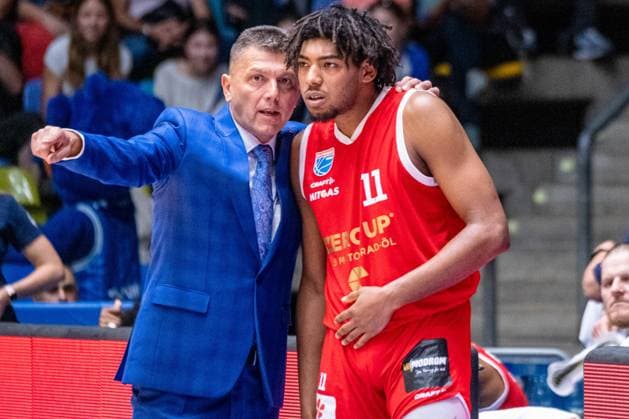 Predrag Krunic Mitteldeutscher Basketball Club, coach and Kostja Mushidi Mitteldeutscher Basketball Club, 11 , GER, Fraport Skyliners vs Mitteldeutscher Basketball Club, Basketball BBL Pokal, 1 round, game time 2023 2024, 24 09 2023 GER, Fraport Skyliners vs Mitteldeutscher Basketball Club, Basketball BBL Pokal, 1 round, 24 09 2023 Frankfurt. Copyright: xEibner-Pressefoto FlorianxWieganx EP_FWD