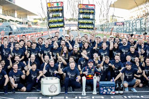 Formula 1 Lenovo Grand Prix Of Japan 2023 Max Verstappen of Netherlands, Oracle Red Bull Racing, portrait celebrates the constructors™ champions, victory, with Christian Horner, Sergio Perez and Red Bull Racing team during the Formula 1 Lenovo Grand Prix of Japan from 21st to 24th of September, 2023 on the Suzuka Circuit, in Suzuka, Japan. Suzuka Japan  Copyright: xGongorax originalFilename:bonilla-formula1230924_npRYS.jpg
