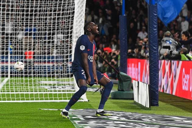 Randal Kolo Muani - PSG vs OM in Parc des Princes, Paris, France, on September 24, 2023. 24 09 2023-Paris, FRANCE. CELEBRITES : Paris Saint Germain PSG vs Olympique de Marseille OM - Clasico - Ligue 1 - 24 09 2023 LionelUrman Panoramic 