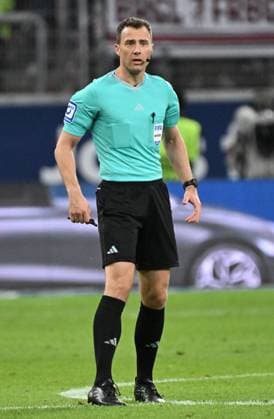 24 09 2023, xjhx, football 1 Bundesliga, Eintracht Frankfurt SC Freiburg emspor, v l referee Felix Zwayer DFL DFB REGULATES PROHIBIT ANY USE OF PHOTOGRAPHS as IMAGE SEQUENCES and or QUASI VIDEO Frankfurt am Main