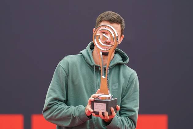 TENNIS - ATP, Tennis Herren Layjet Open BAD WALTERSDORF,AUSTRIA,25.SEP.23 - TENNIS - ATP Challenger Tour, Layjet Open. Image shows Dennis Novak (AUT) with a trophy. keywords: award ceremony.  GEPAxpictures xJohannesxFriedl