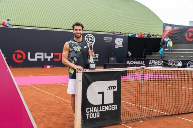 TENNIS - ATP, Tennis Herren Layjet Open BAD WALTERSDORF,AUSTRIA,25.SEP.23 - TENNIS - ATP Challenger Tour, Layjet Open. Image shows Andrea Pellegrino (ITA) with a trophy. keywords: award ceremony.  GEPAxpictures xJohannesxFriedl